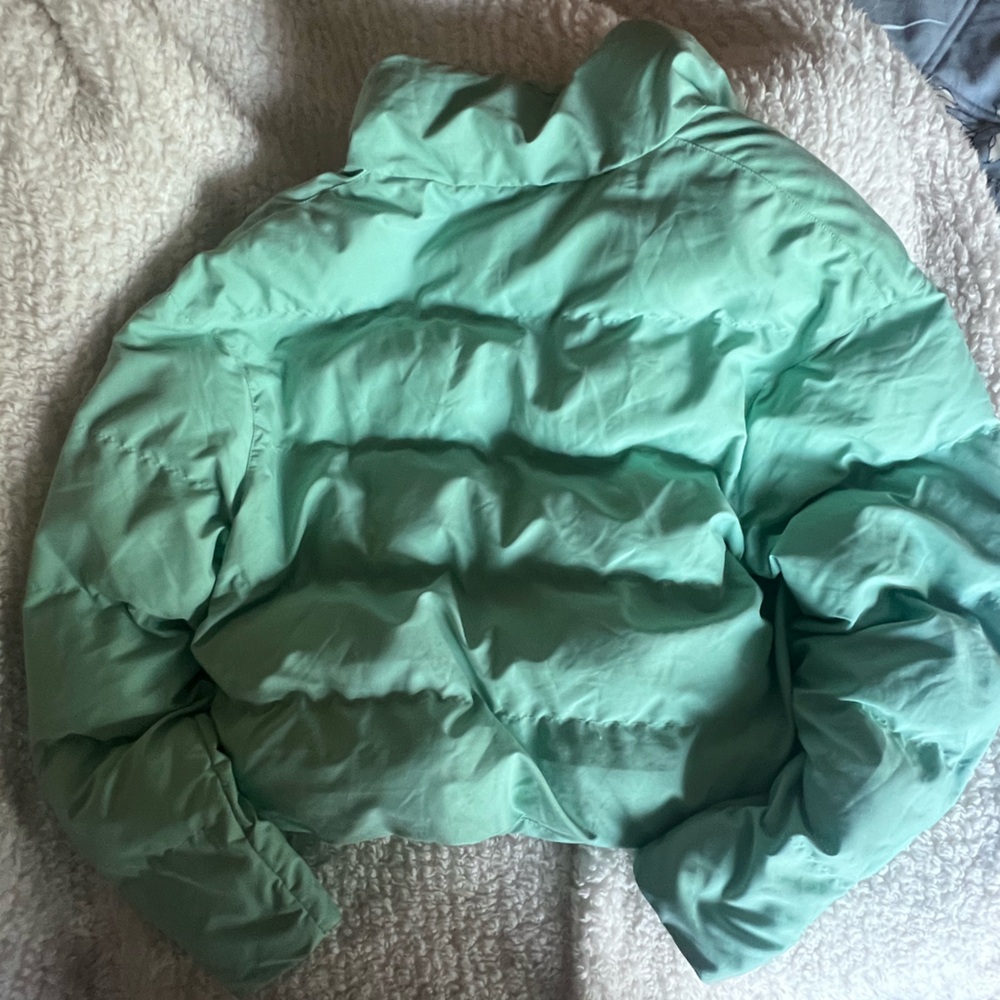 Gymshark Women's Mint Green Puffer Jacket - Picture 7 of 10